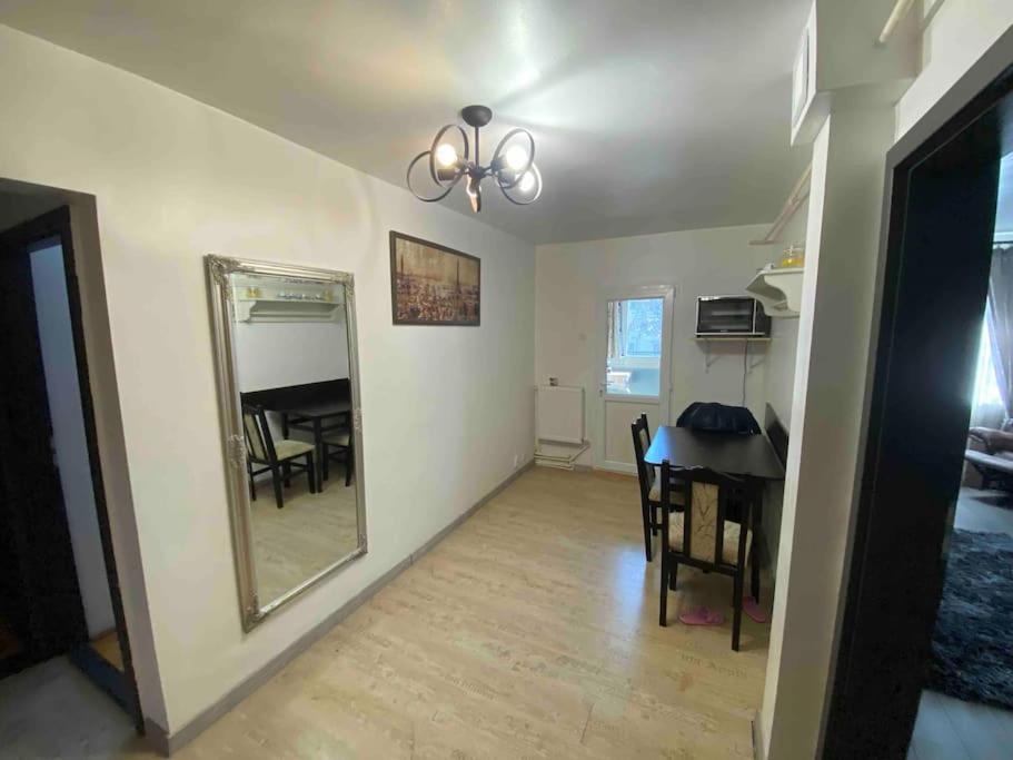 The Urban Hub 1 Apartment Iasi Ngoại thất bức ảnh